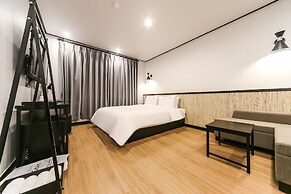 Lucas Hotel