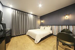 Lucas Hotel