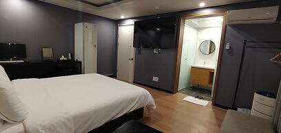 Lucas Hotel