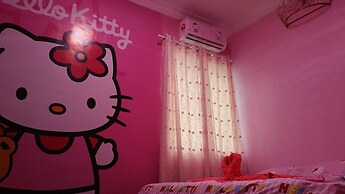 Hello Kitty Signature Suite