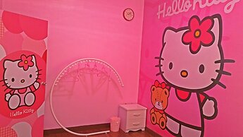 Hello Kitty Signature Suite