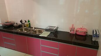 Hello Kitty Signature Suite