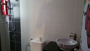 Hello Kitty Signature Suite