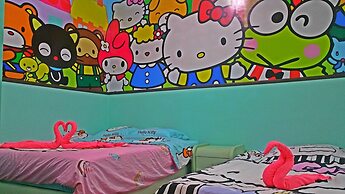 Hello Kitty Signature Suite