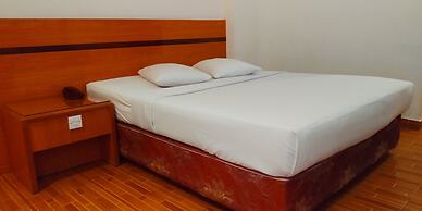 Paradise Hotel