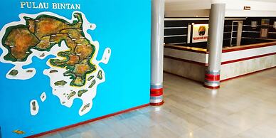 Paradise Hotel