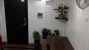 Tom's Guest House