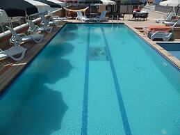 Zeus Hotel