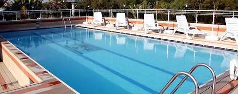 Zeus Hotel