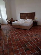 Chateau Goldenstein