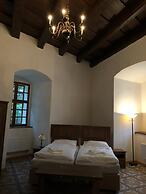 Chateau Goldenstein