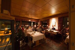 Maien Hotel & Restaurant