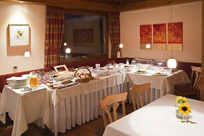 Maien Hotel & Restaurant
