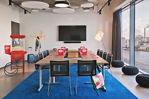 Moxy Amsterdam Houthavens