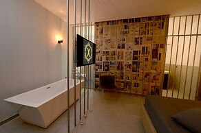 X Hotel