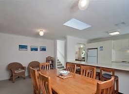 Bombora at Fingal Bay