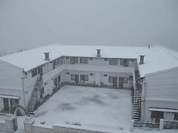 Hotel Himalayan Club