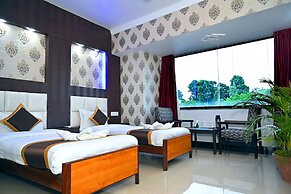 Hotel Rajhans International