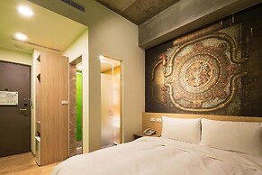 CHECK inn Express Taichung Yizhong
