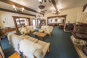 Dawson Falls Mountain Lodge