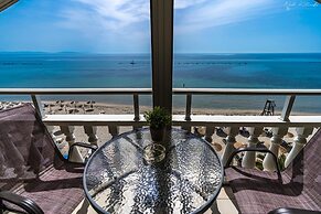 Avra Hotel