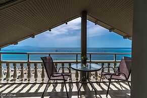Avra Hotel