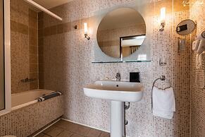 Avra Hotel