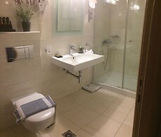Avra Hotel