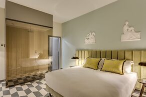 Otivm Hotel