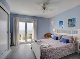 Your Vacation Retreat Right On The Beach