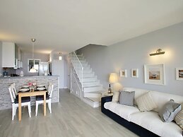 Your Vacation Retreat Right On The Beach