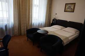 Hotel Dwor Polski