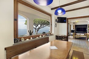 Luxury Villa with breathtaking Seaview, pool, BBQ
