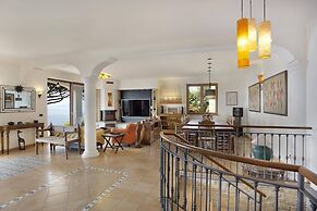 Luxury Villa with breathtaking Seaview, pool, BBQ