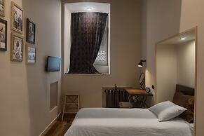 Brick Walls Hotel