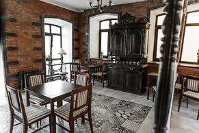 Brick Walls Hotel