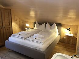 Spinas Gasthaus Val Bever - Hostel