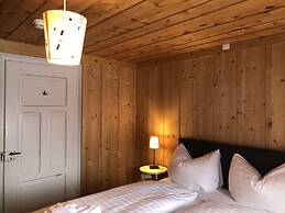 Spinas Gasthaus Val Bever - Hostel