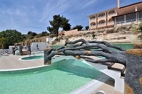 Grand Beach Hotel