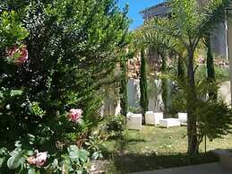 Villa in a natural grovea