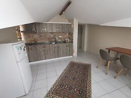 Arya Suites