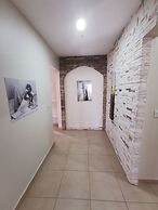 Arya Suites