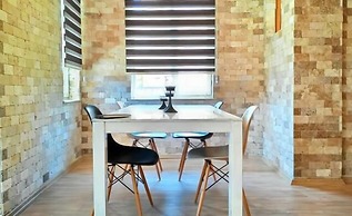 Arya Suites