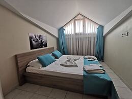 Arya Suites