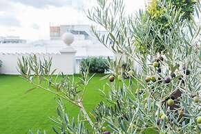 200 Rooms & Terrace