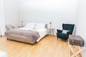 200 Rooms & Terrace