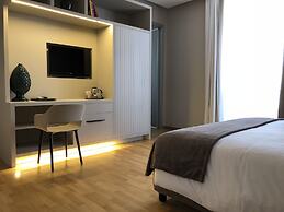 200 Rooms & Terrace