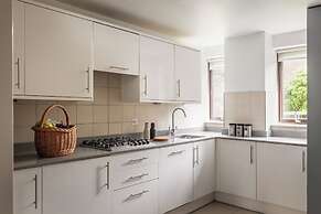Monarch House Serviced Apartments