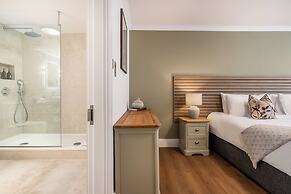 Monarch House Serviced Apartments