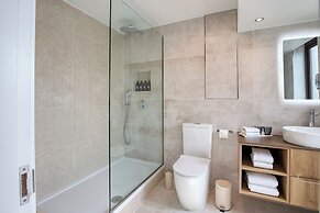 Monarch House Serviced Apartments